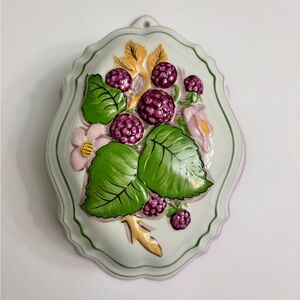 Franklin Mint Le Cordon Bleu Hand Painted Mold Raspberries Blackberries 1986